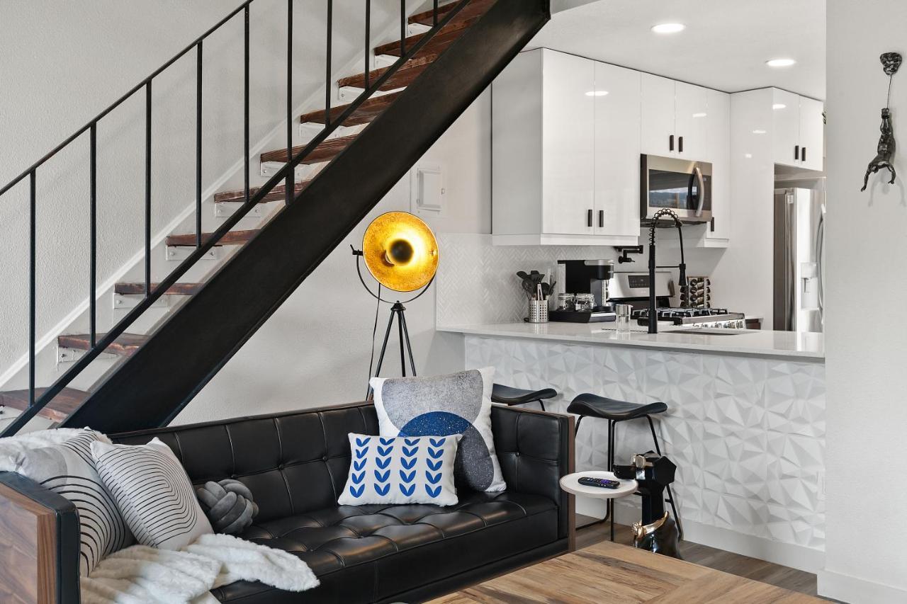 Contemporary Couples Getaway Near Austin Favorites - Loft 21 Lägenhet Exteriör bild