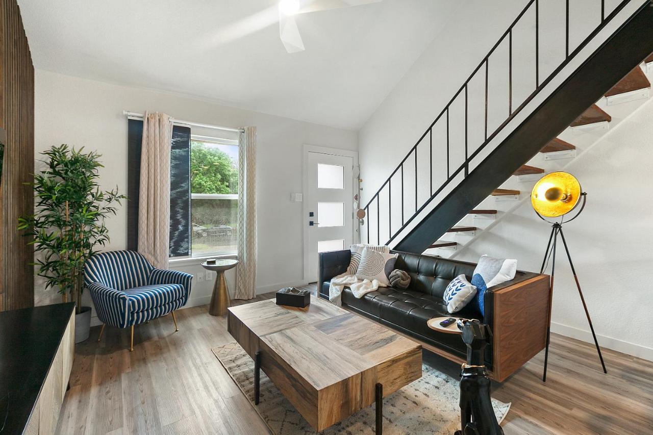 Contemporary Couples Getaway Near Austin Favorites - Loft 21 Lägenhet Exteriör bild